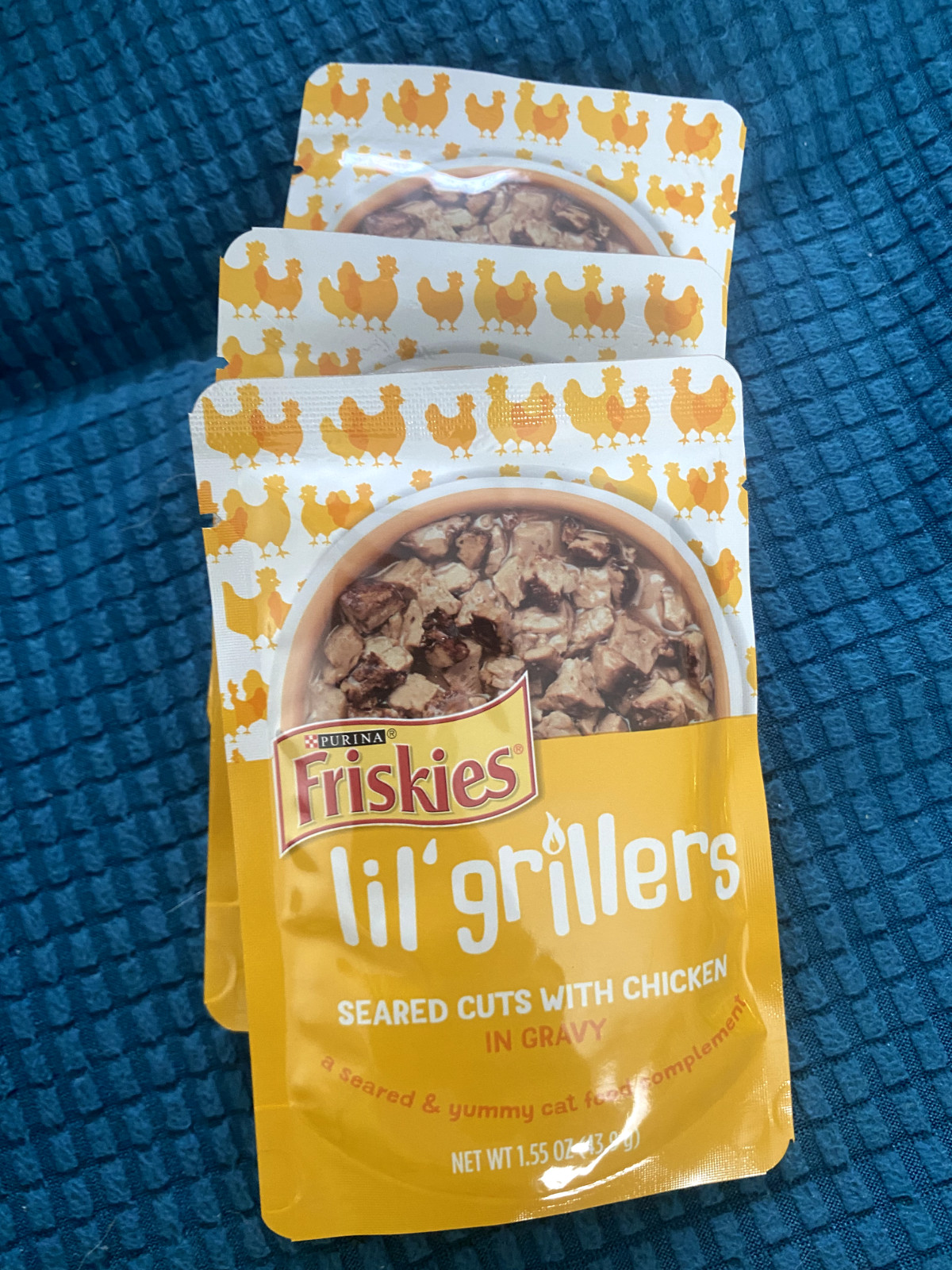 Friskies lil gillers/slurpeises/shakes Cat food