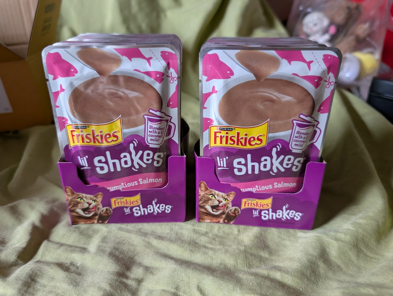 😻16 Purina Friskies Pureed Cat Food Topper, Lil’ Shakes With Scrumptious Salmon