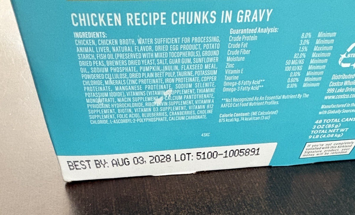 Kirkland Cat Food Variety Pack Chunks In Gravy Canned 48 ct NEW Expire 7/28