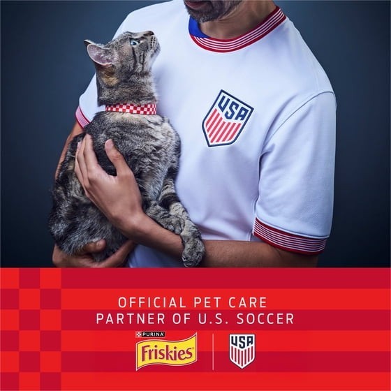 Purina Friskies Dry Cat Food, Seafood Sensations, Salmon, Tuna and Shrimp, 30 lb