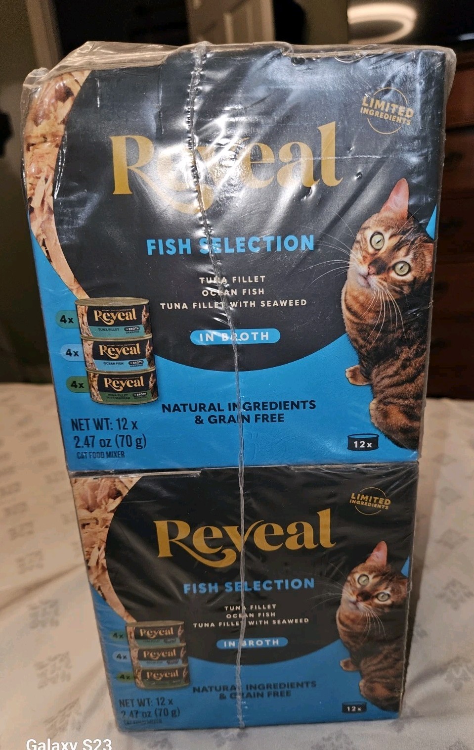 Reveal Cat Food Fish Selection Tuna Filet In Broth Ocean Fish With Seaweed NIB