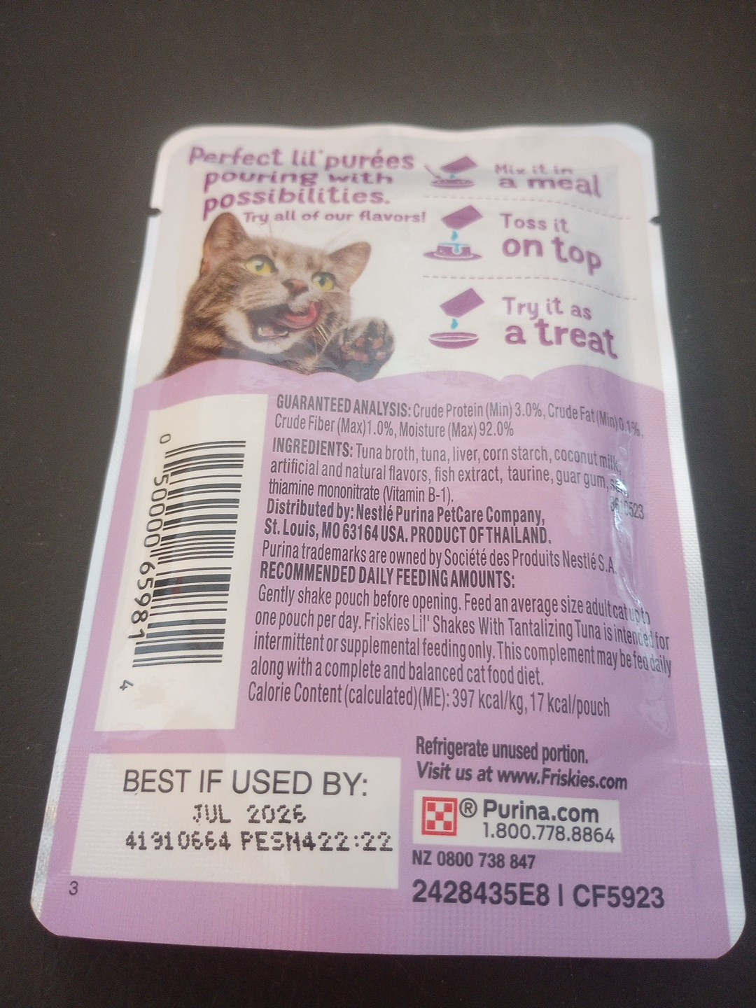 Friskies Lil’ Shakes with Tantalizing Tuna Lickable Wet Puree Cat Food 1.55oz