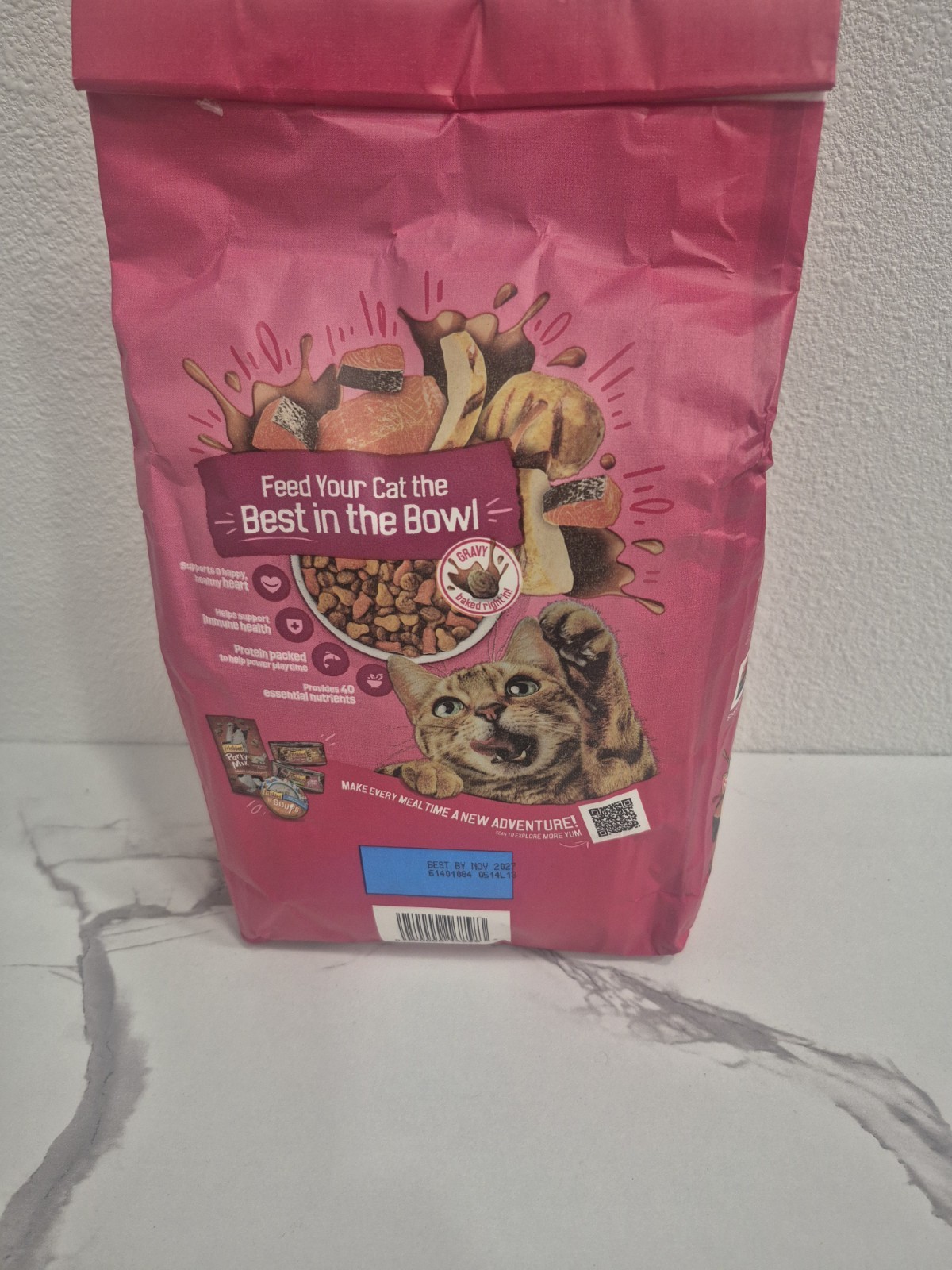 Purina Friskies Gravy Swirlers With Flavors of Chicken, Salmon and Gravy Dry Cat