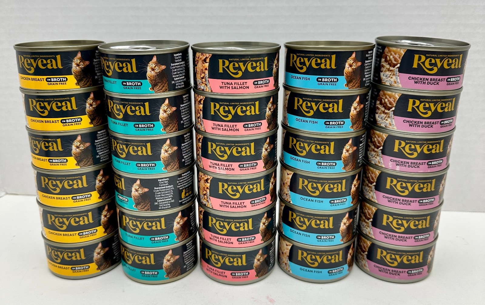x30 Reveal Fish & Chicken Variety Selection in Broth Wet Cat Food 2.47oz Can