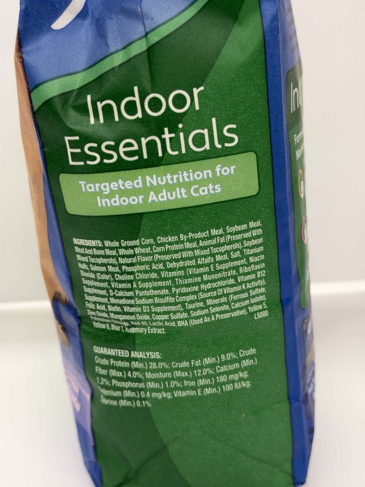 9Lives Indoor Essentials Dry Cat Food Chicken Weight Maintenance Fiber Support